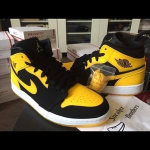 Jordan 1 retro mid new love